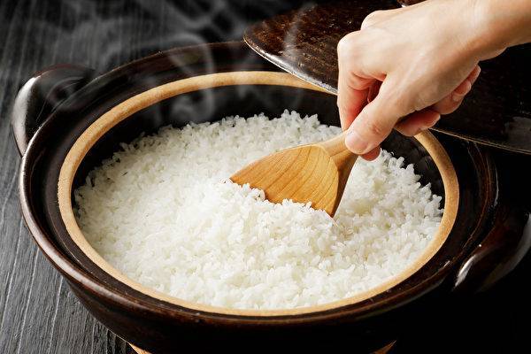 Riz à la vapeur / Steamed rice 米饭